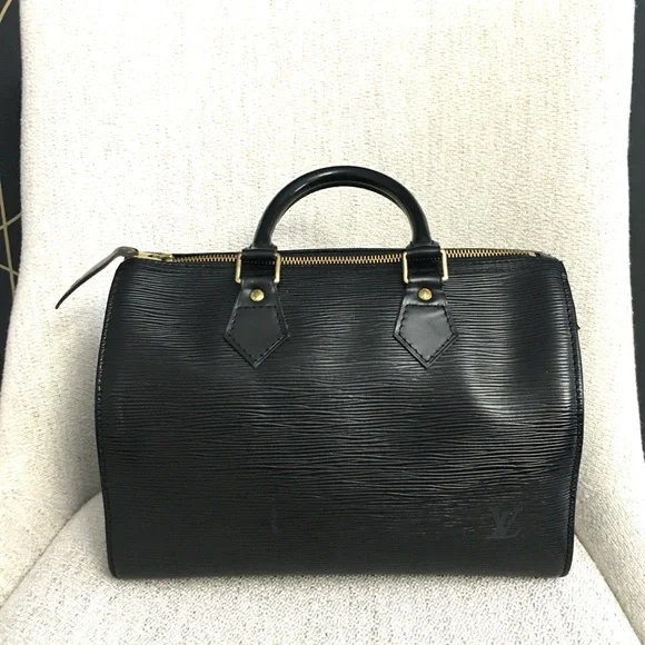 Authentic Louis Vuitton Epi black leather Speedy 25 bag - Picture 4 of 15